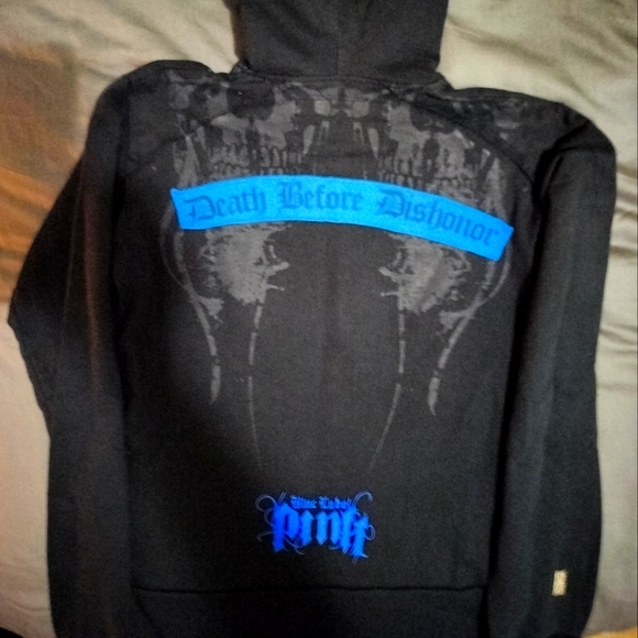 Black Label hoodie - Picture 2 of 3